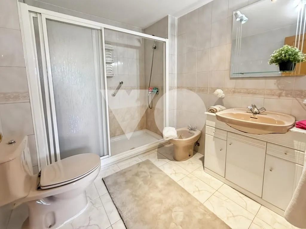 Salles de bain - Luxury Apartment with Pool in Las Rosas, Madrid