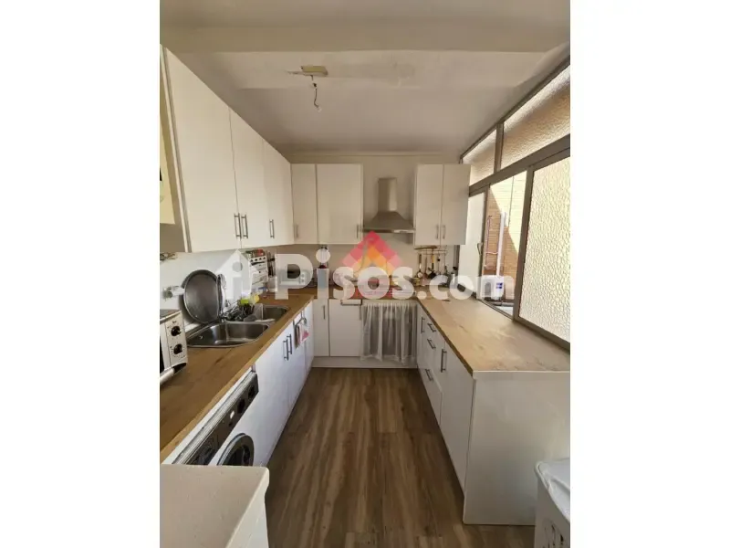 Kitchen - Spacious Apartment with Terrace on Avenida Málaga