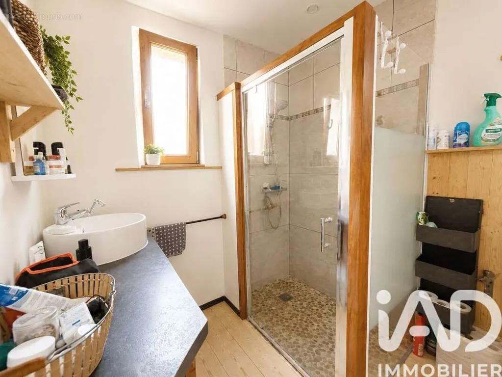 3-toaline maja asukohas Wisembach