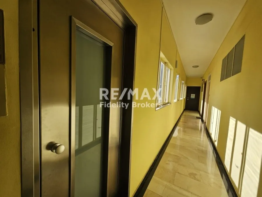 Esik - Apartment with Sea View in Glyfada Centre