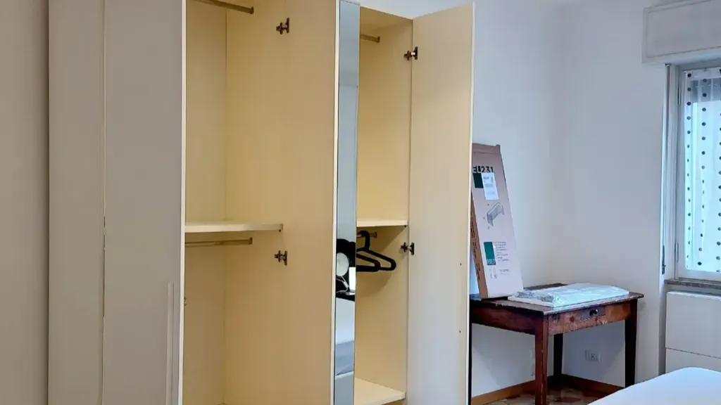 Bedrooms - Furnished Flat with Balcony in Milan
