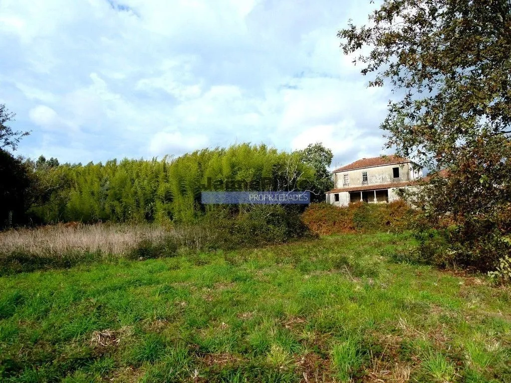 Aed - Luxury Farmhouse with River View in Viana do Castelo