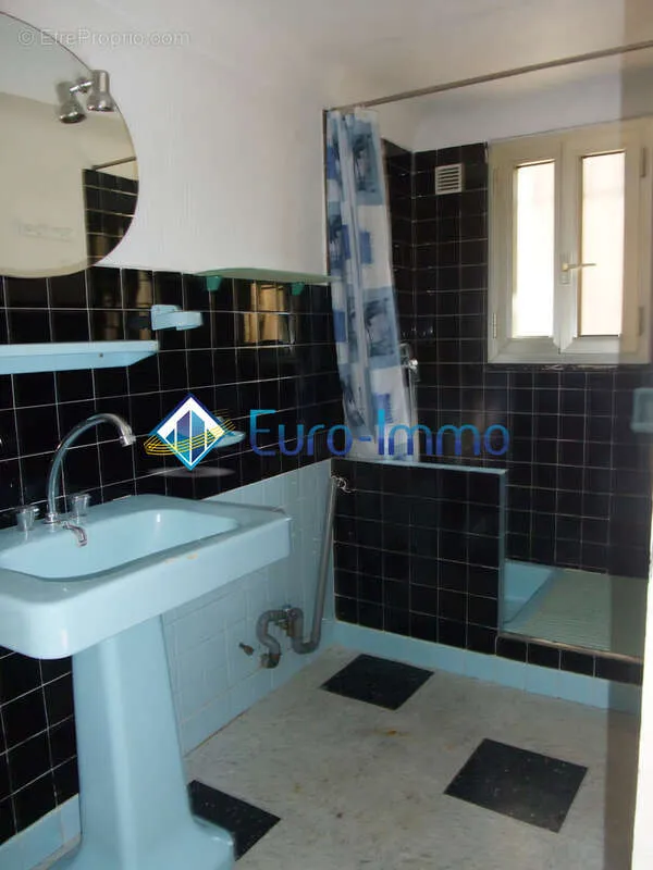 Bathrooms - Villa with Sea View in Beausoleil