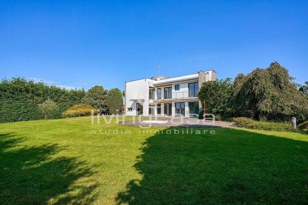 Extérieur - Luxury Villa with Panoramic Tower in Besana in Brianza