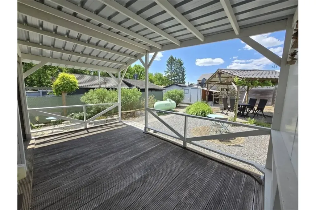 Terrasse - Bungalow avec Jardin et Terrasses à Somme-Leuze
