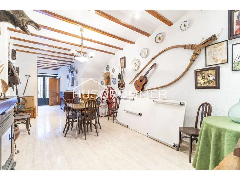 Söögituba - Dual-Unit Property with Central Location in Vila-real