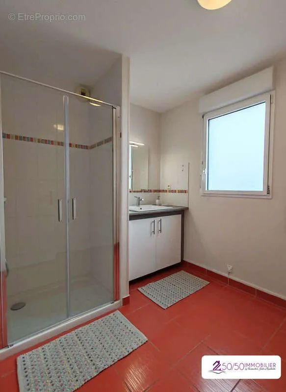 Bathrooms - Contemporary House with Garden in Sibiril