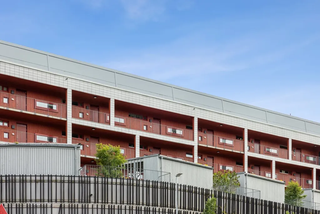 Välivaade - Apartment with South-Facing Balcony in Vallhamra