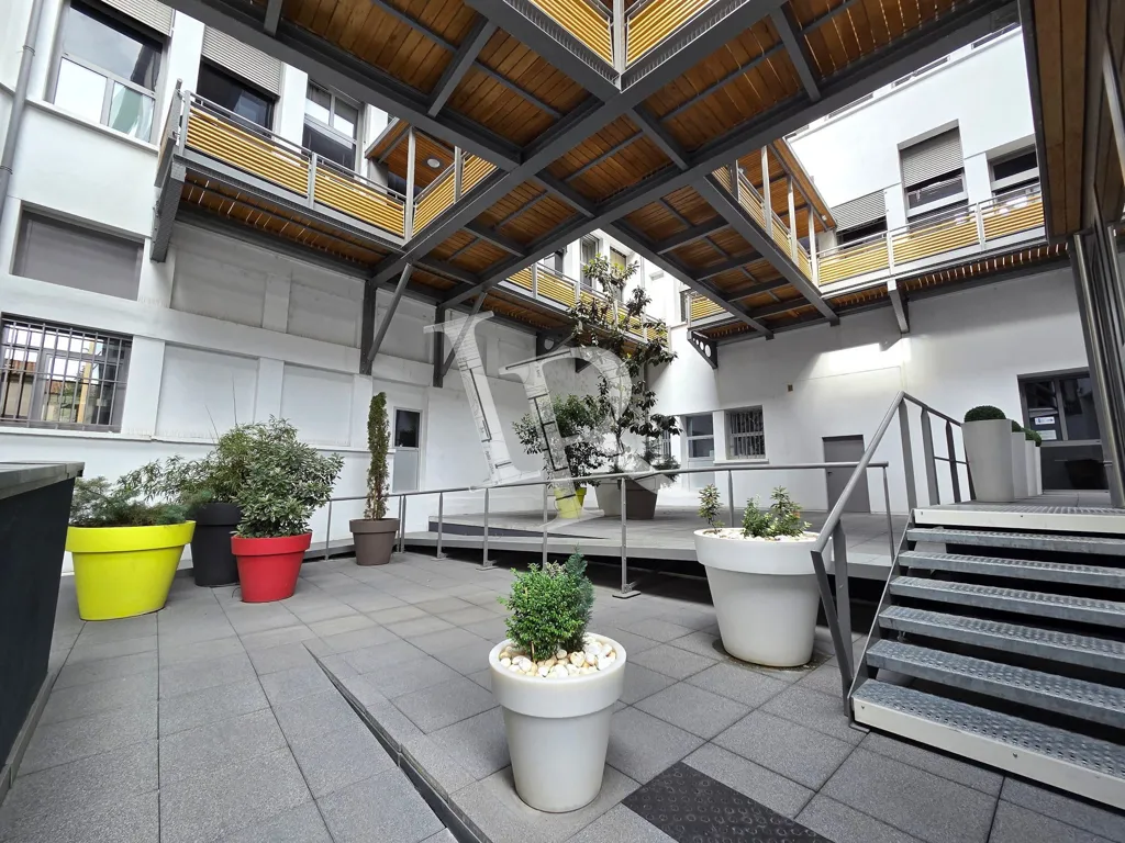 Aed - Contemporary Duplex with Ascender in Le Puy-En-Velay