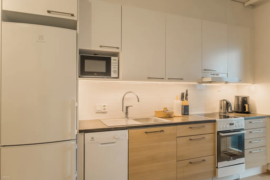Cuisine - Compact Apartment with Glazed Balcony in Lohja Centre