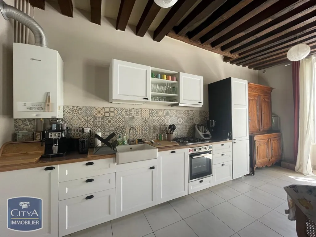 Köök - Charming 5-Piece Appartement in Blois Centre