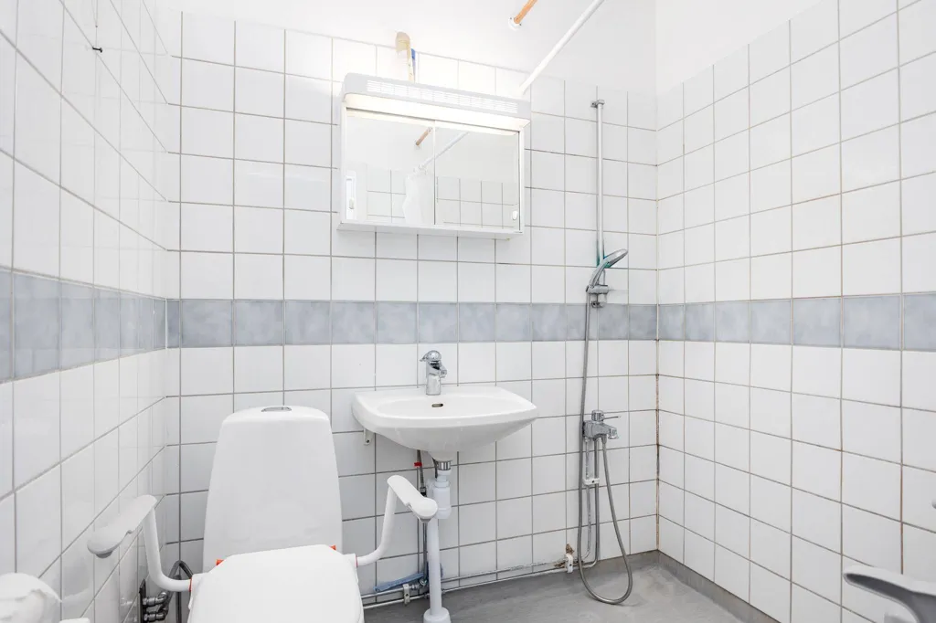 Bathrooms - Historic Villa with Garden in Enköping