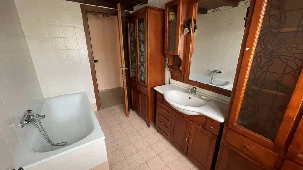 Salles de bain - Apartment with Terrace in Sarzana