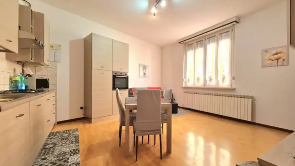 Sala da pranzo - Appartamento ristrutturato con balcone a Legnano