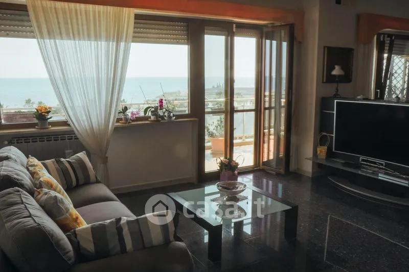 Soggiorno - Seafront Apartment with Terraces in Civitavecchia