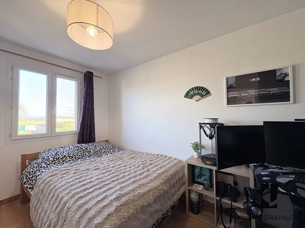 Chambres - Maison avec Jardin Paysagé et Piscine à Renaison