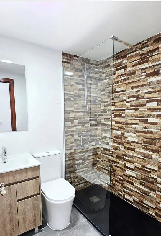 Vannitoad - Modern Flat with Balcony in De Silva Street
