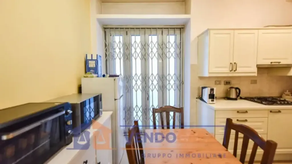 Cuisine - Central Trilocale with Balcony in Turin