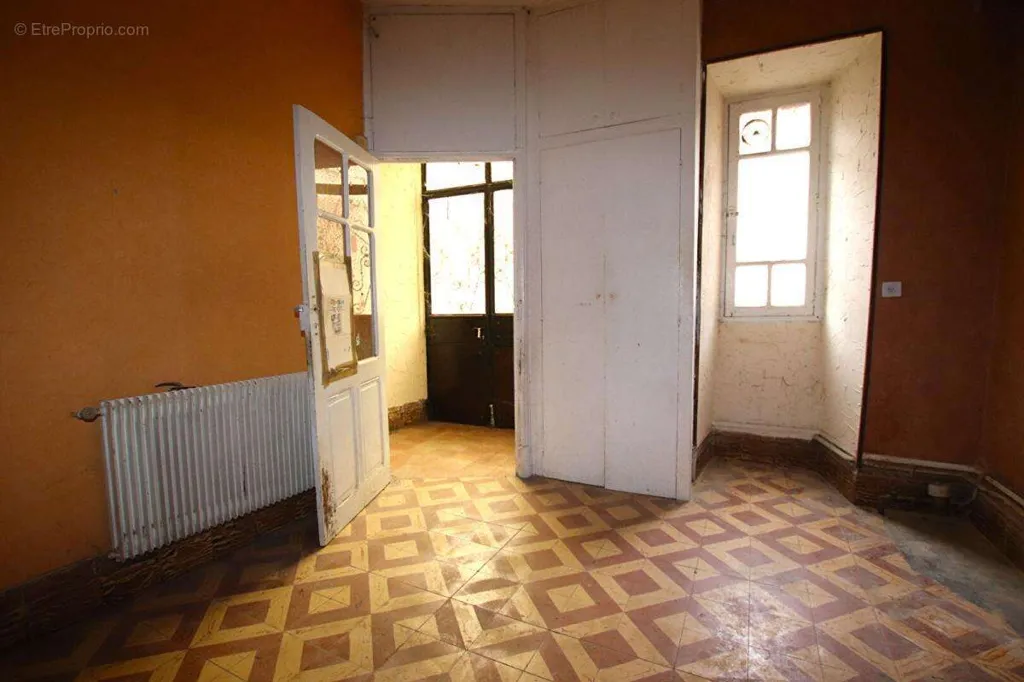 4-toaline korter asukohas Millau