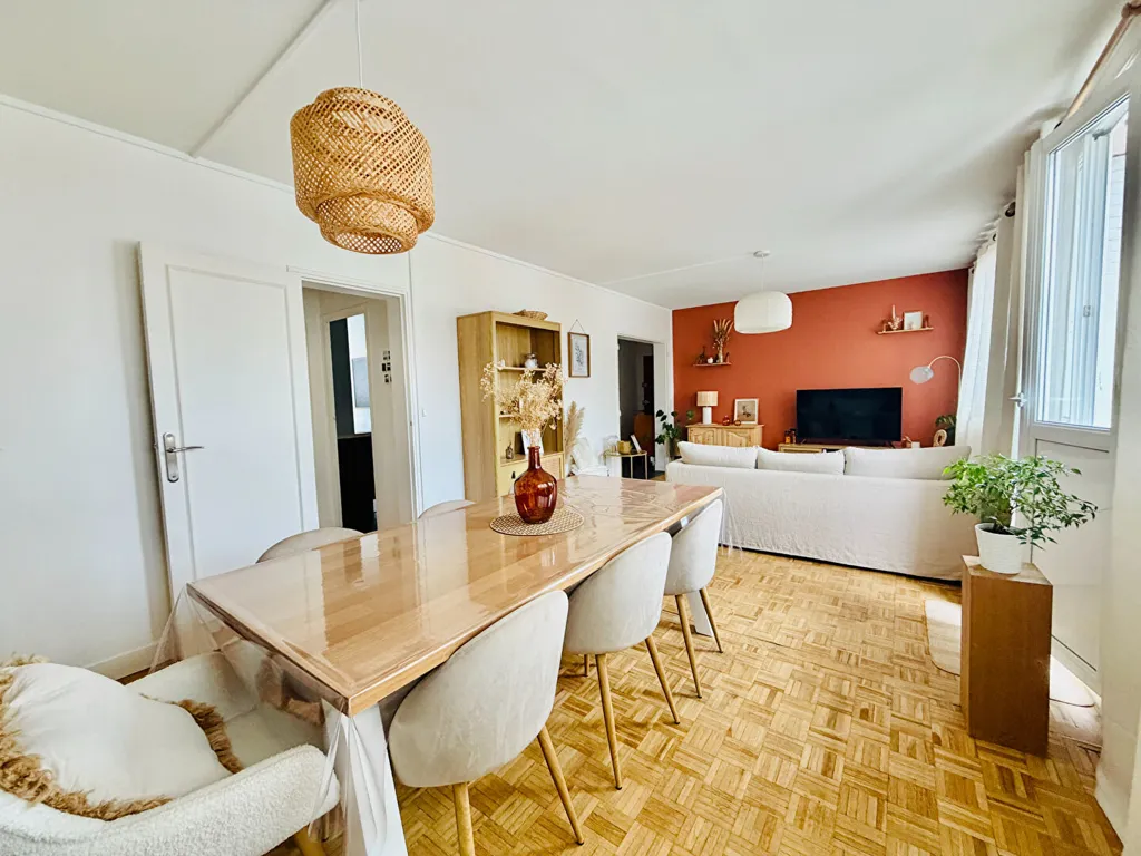 Salle à manger - Appartement 3 Pièces avec Balconnet au Mans