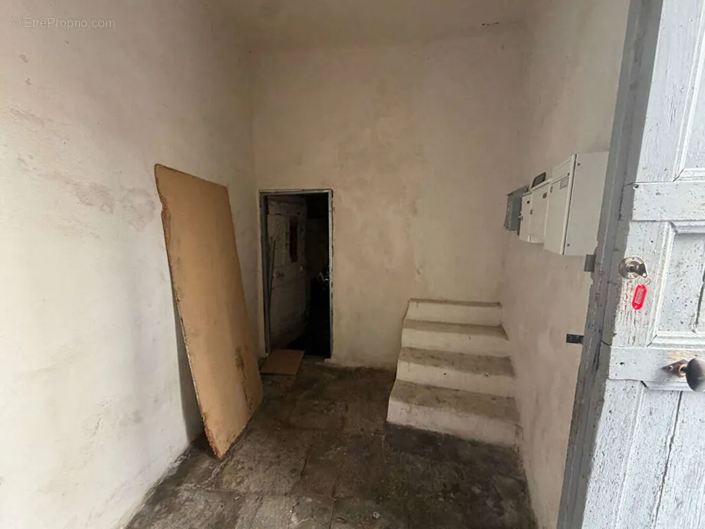 Toad - Storage Unit in Central Bastia
