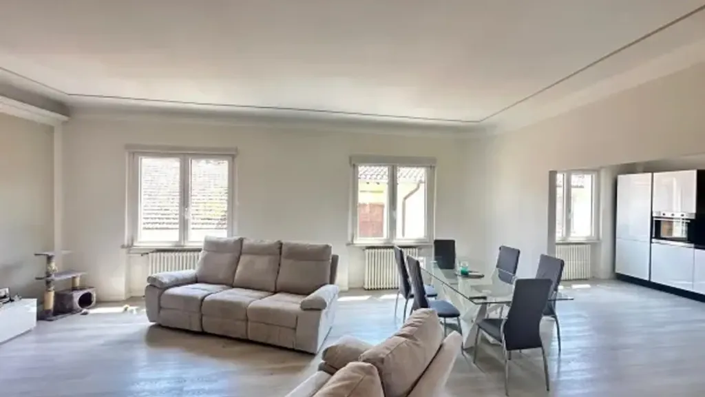Soggiorno - Appartamento ristrutturato con terrazza a Galliate