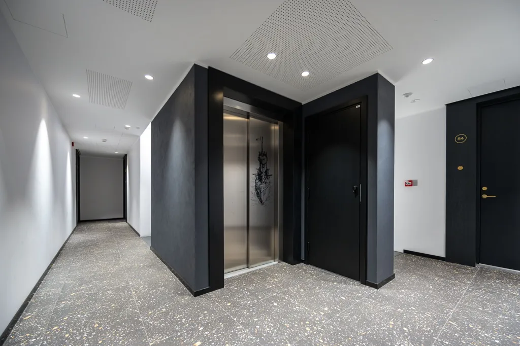 hallway_entrance