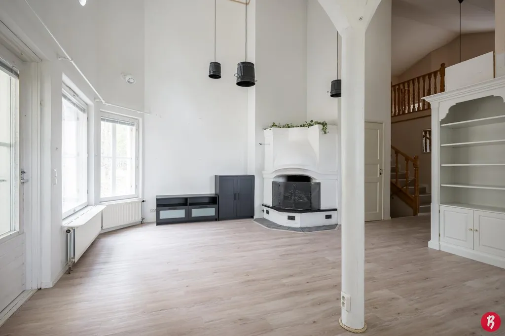 Elutuba - Architect-Designed Home with Sauna in Sykärä