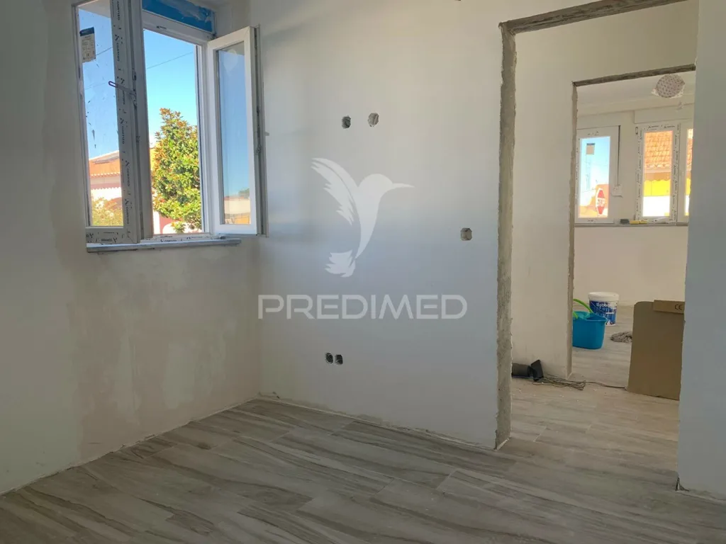 Toad - Fully Refurbished T3 House in Couço