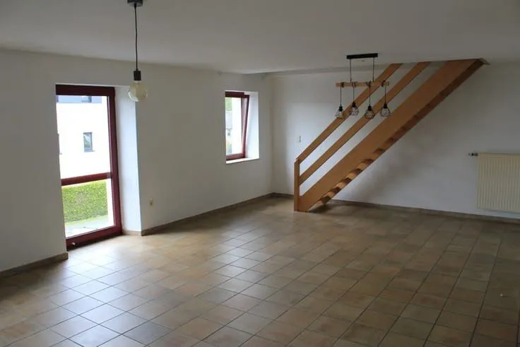 Séjour - Duplex avec Jardin à Léglise