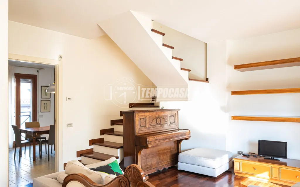Séjour - Mansard Apartment with Balcony in Mariano Comense