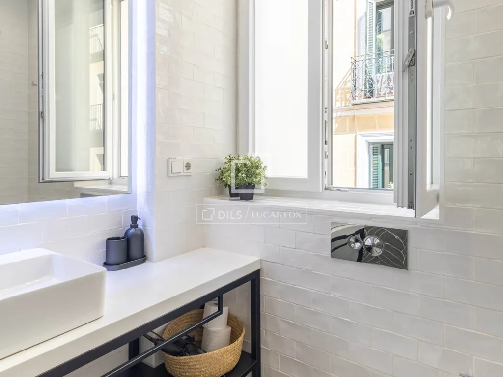 Vannitoad - Exterior Apartment with Balconies in Madrid