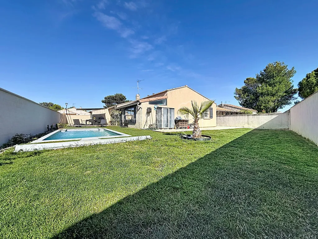 Jardin - Villa avec Piscine et Garage à Mollégès