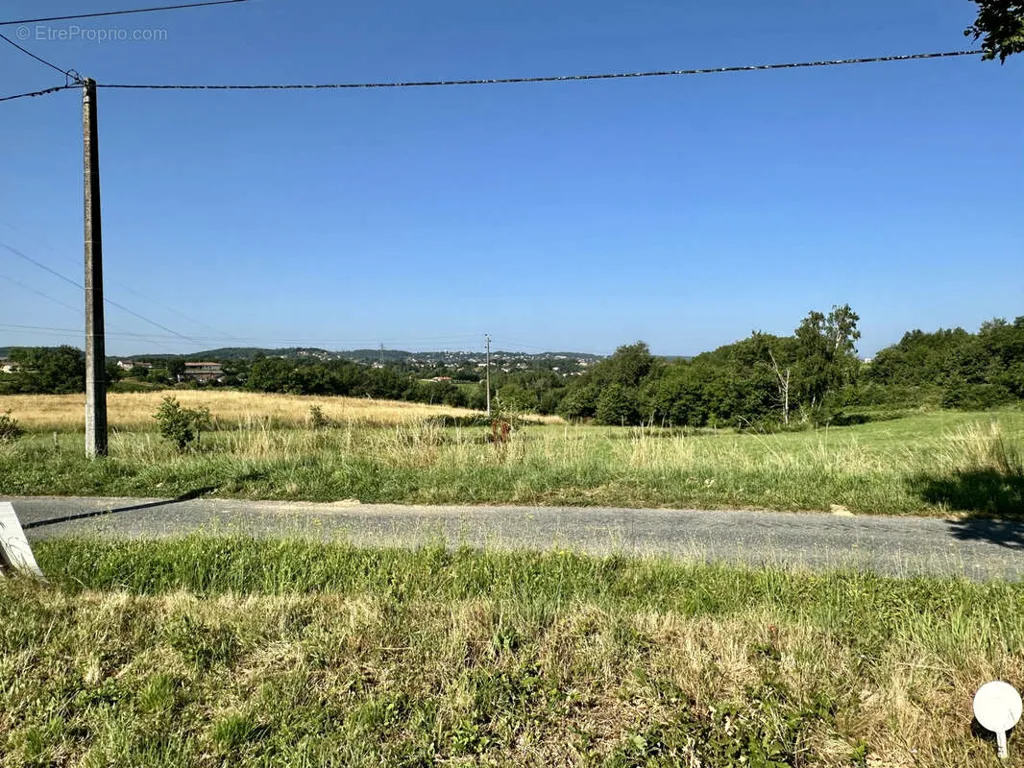 Aed - Flat, Serviced Plot in Quiet Countryside, Cunac