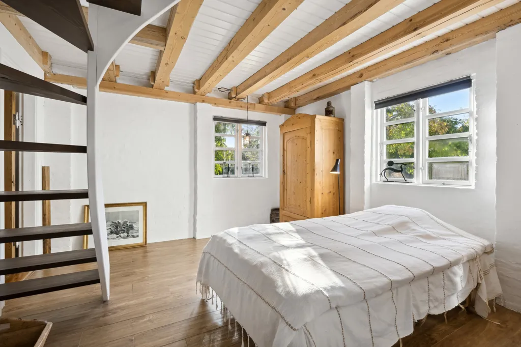 Magamistoad - Renovated Villa with Waterside in Strøby Egede