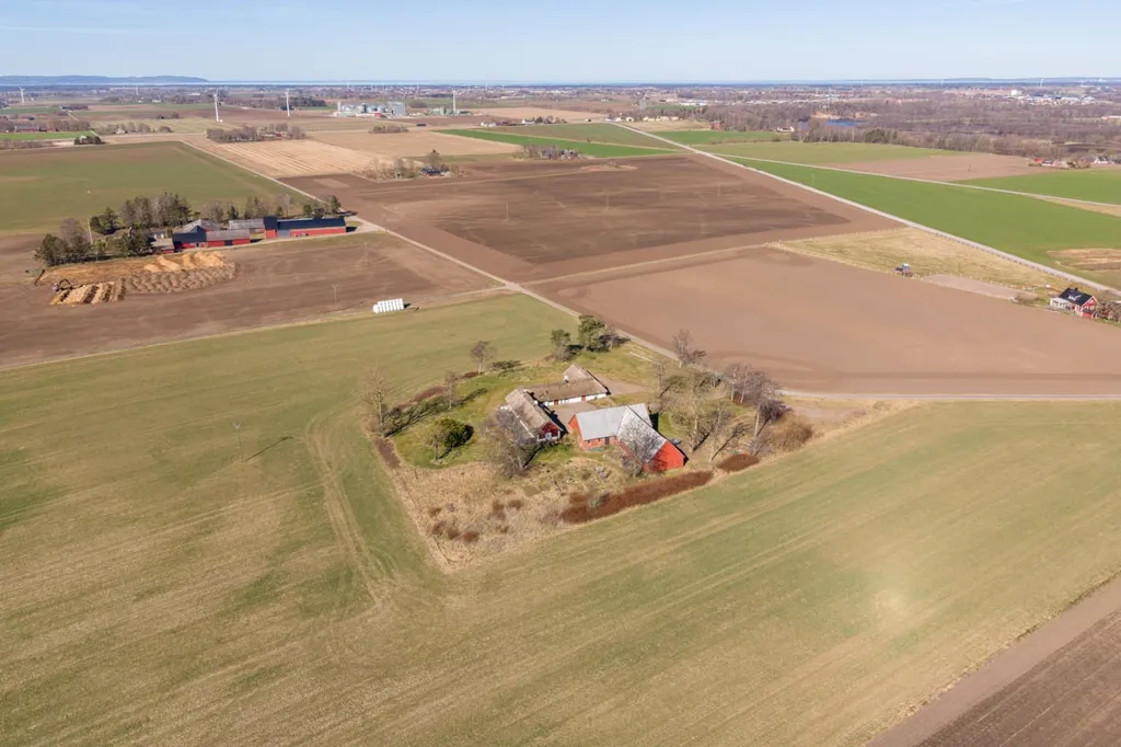 Õhuvaade - Historic Cross-Vaulted Farmhouse with Restaurant in Halland