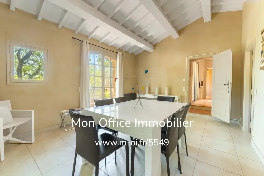 Sala da pranzo - 10-Bedroom House with Jacuzzi in Rognes