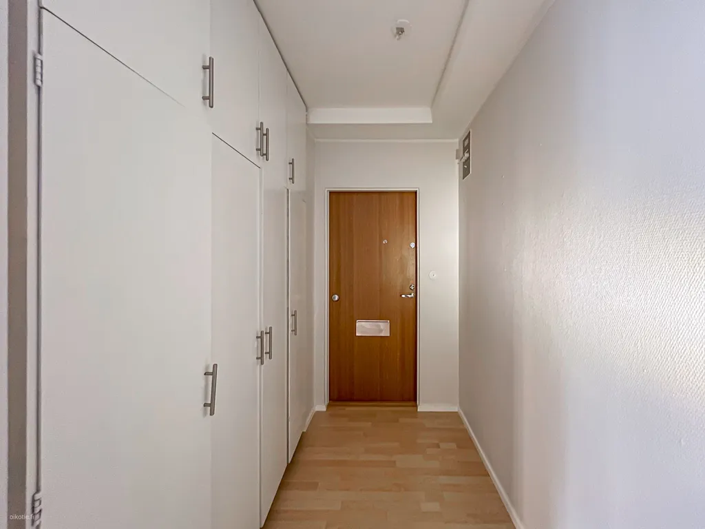 hallway_entrance