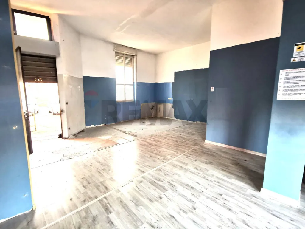 Pièces - Office Space near Autostrada, Busto Arsizio