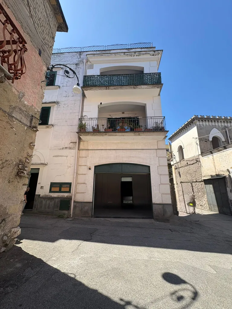 Välivaade - Colonial House with Terrace in Palma Campania