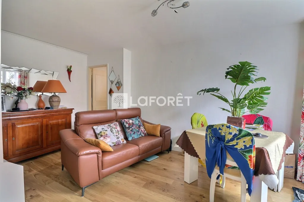 Séjour - Appartement 3 Pièces avec Vue Végétation à Rueil-Malmaison