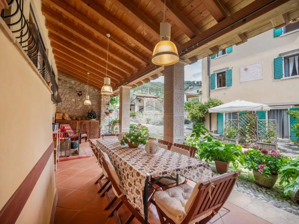 Terrazza - Rustic Corte with Pool in Costermano