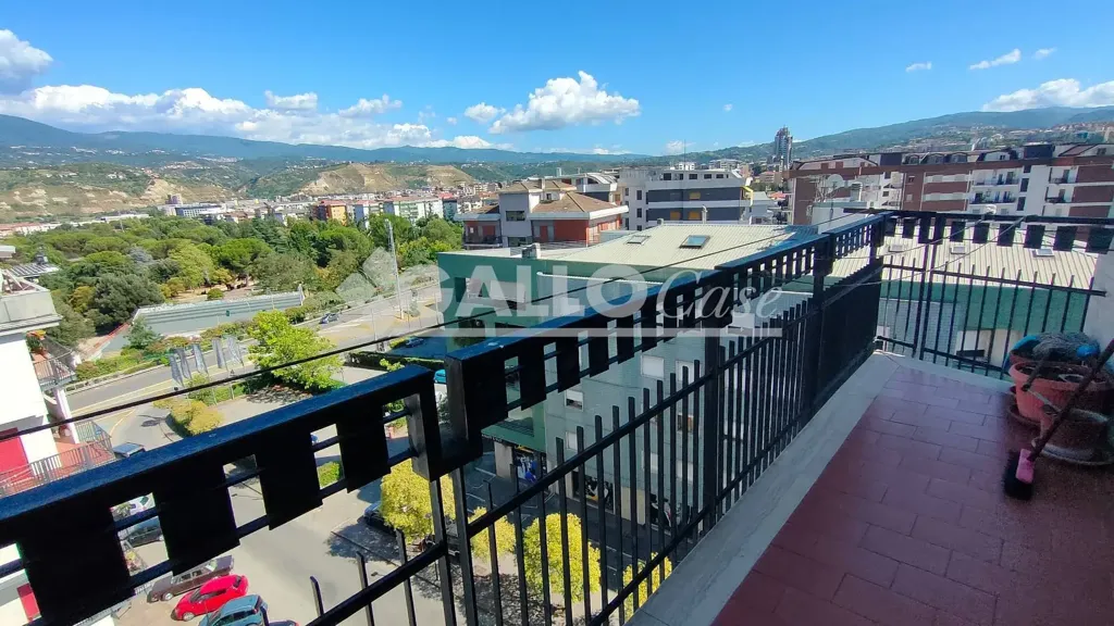 Rõdu - Panoramic Apartment with Dual Access in Rende