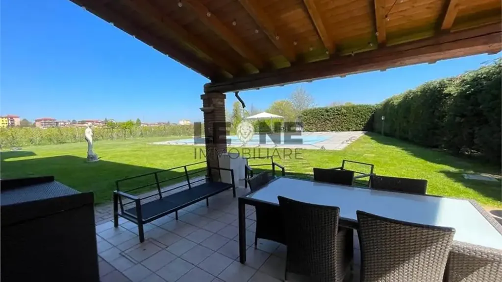 Terrass - Trifamily Villa with Private Park in Vignola