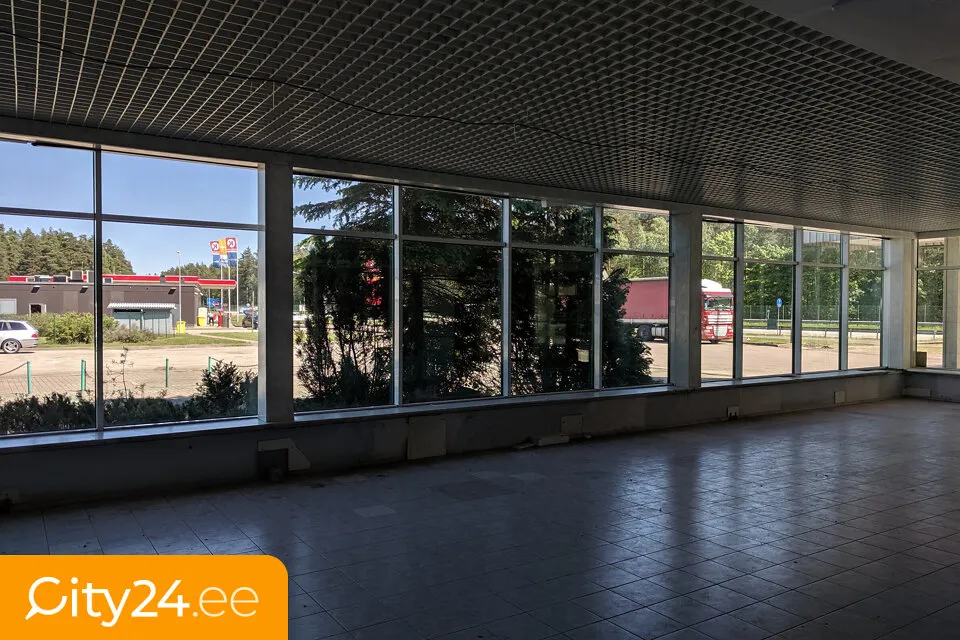 Stanze - Multi-Functional Building with Panoramic Lift in Riga