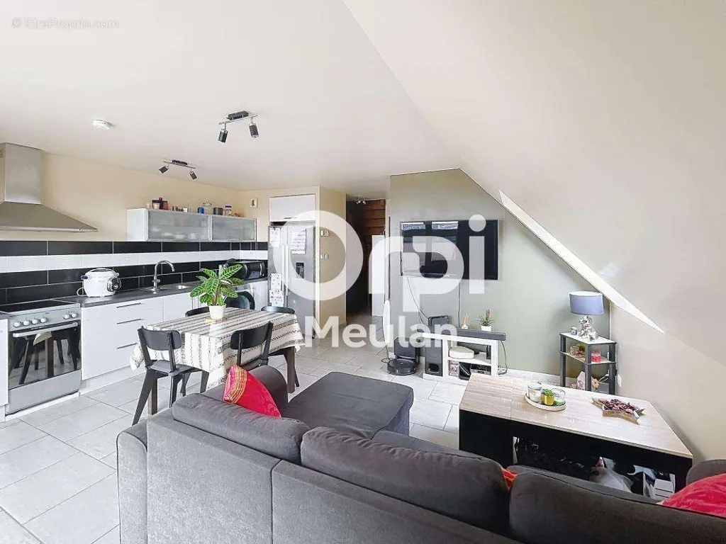 Séjour - Duplex Lumineux avec Balcon à Meulan-en-Yvelines