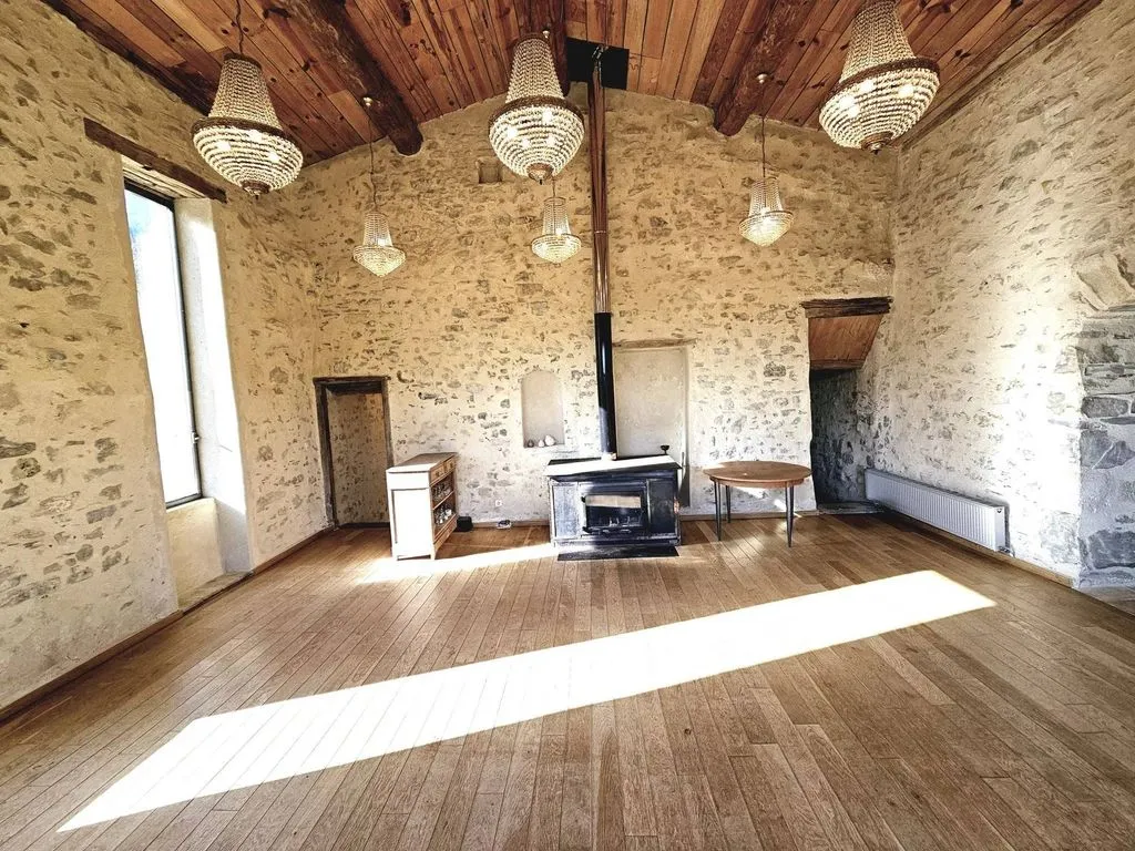 Pièces - Maison Luxueuse avec Vue Montagne à Axat
