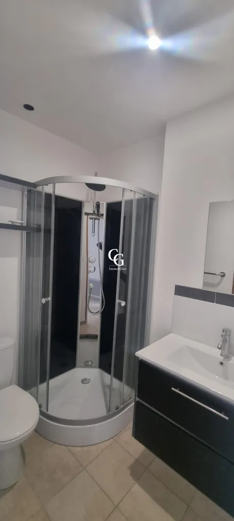 Vannitoad - Ground Floor Flat in Centre of Le Pellerin
