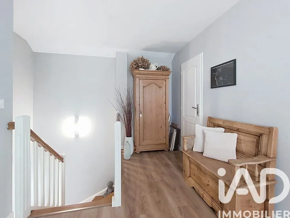 Esik - Renovated Villa with Spa in Valleiry