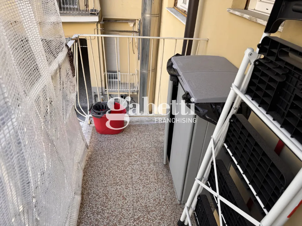 Balcon - Rented Triplex with Balconies in Turin
